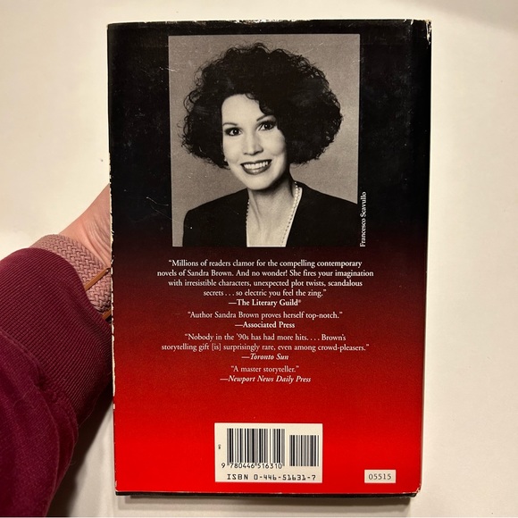 THE WITNESS by Sandra Brown 📚 Vintage Hardcover Book - Picture 2 of 6